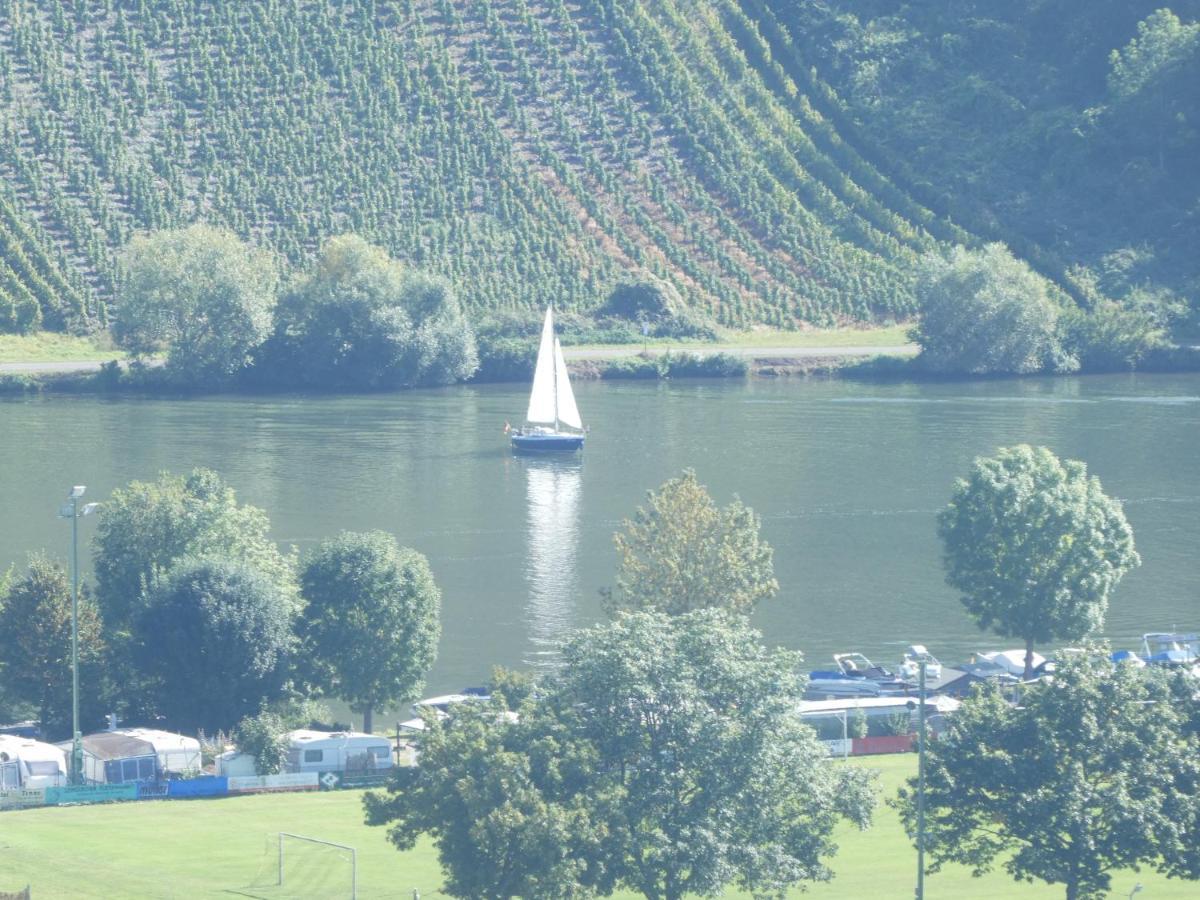Hausboot Moselrose In Poelich Hotel Polich ภายนอก รูปภาพ